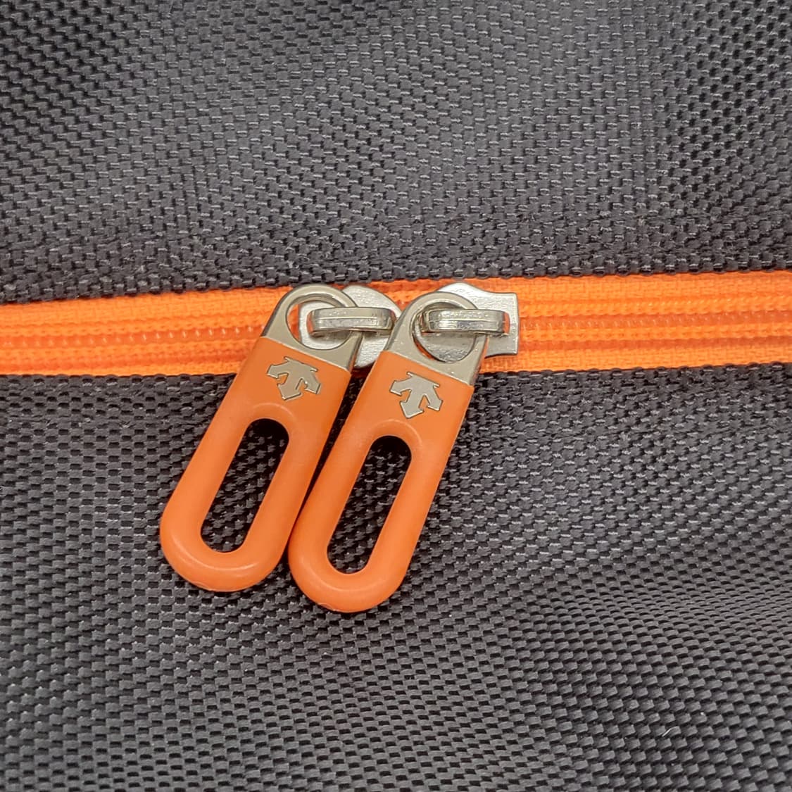 데상트 정품 더플백,보스턴백50x30x22cm 상품이미지9