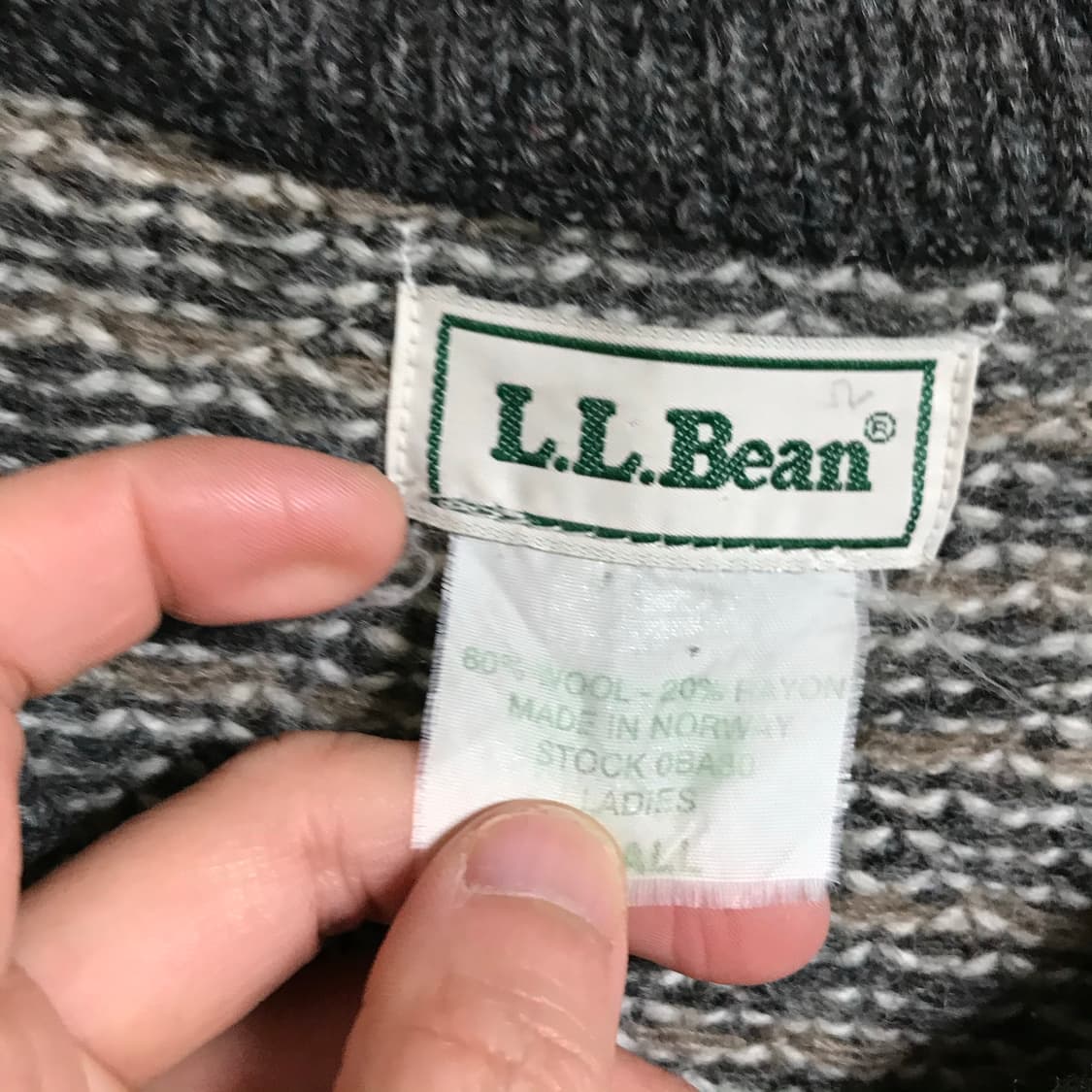 엘엘빈 90s 유니크 버클 울 가디건 상품이미지3