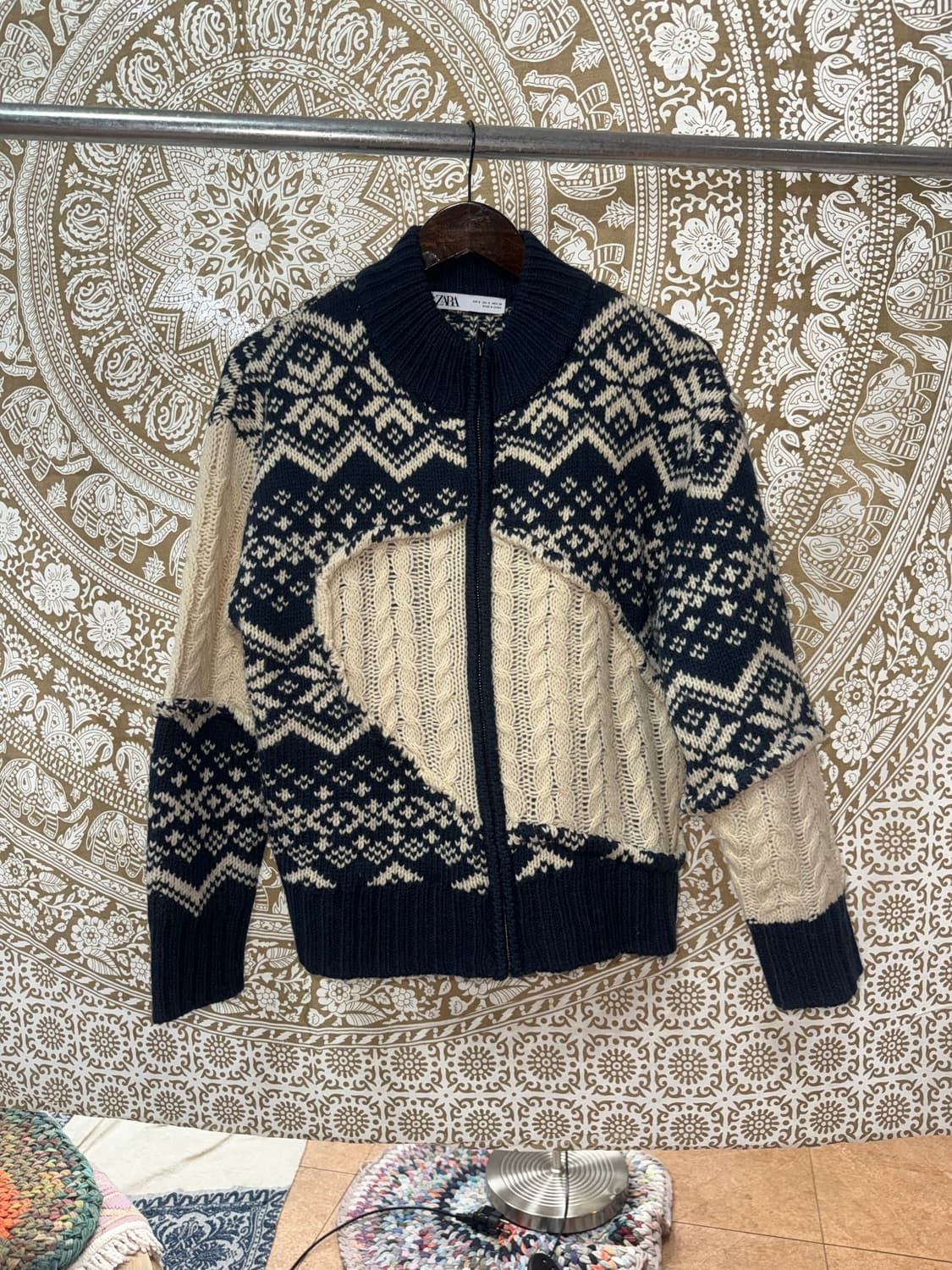자라 여성 에스닉 절개 디테일 니트집업 자켓  상품이미지3