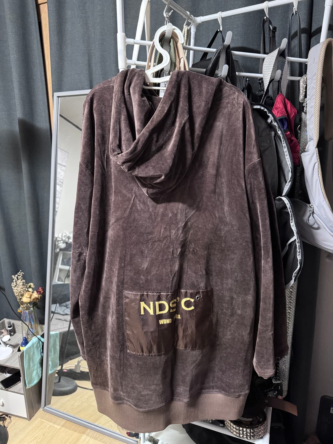 논디스클로즈 벨벳 후드 반집업 브라운 상품이미지2