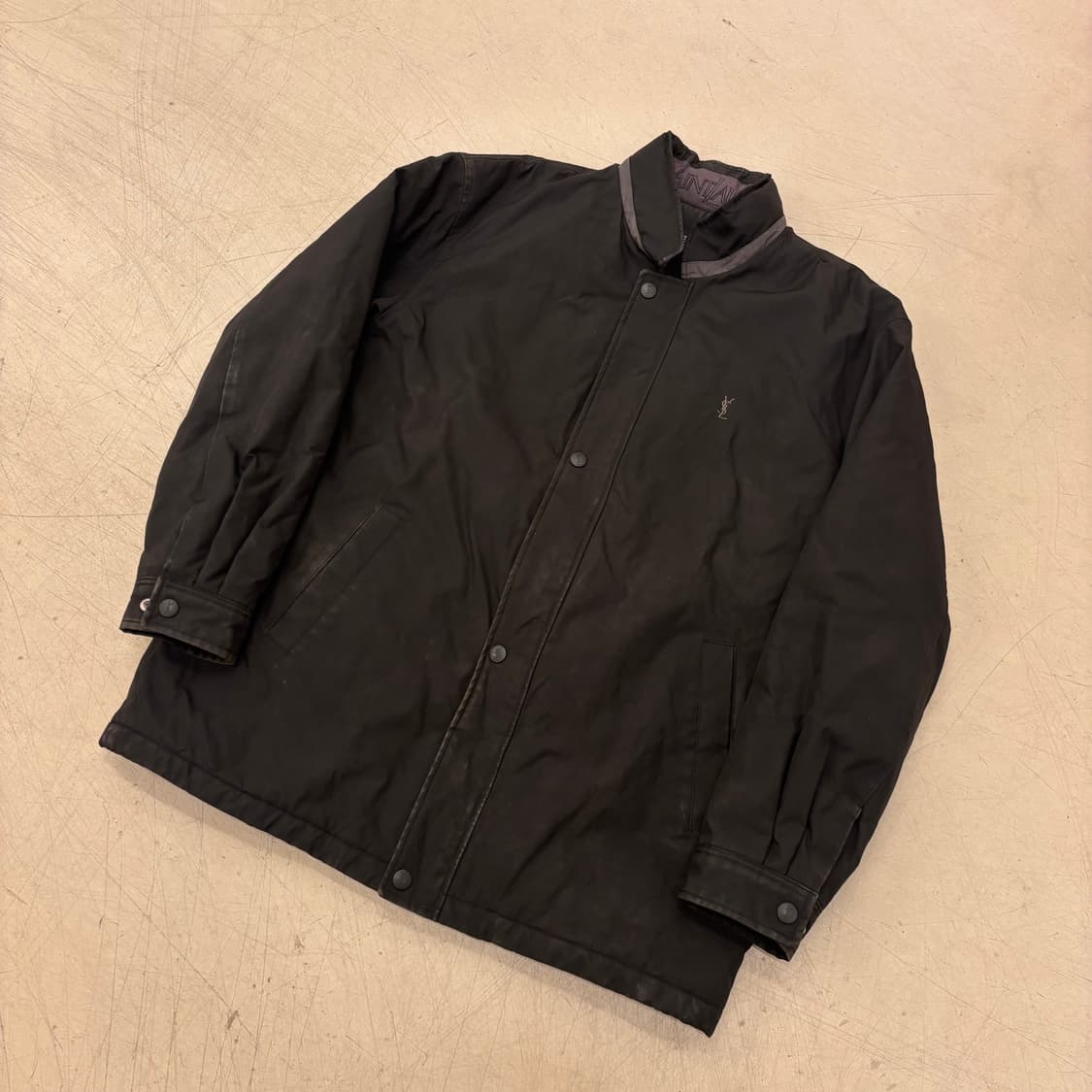 입생로랑 00s 스몰로고 블랙 점퍼 상품이미지1