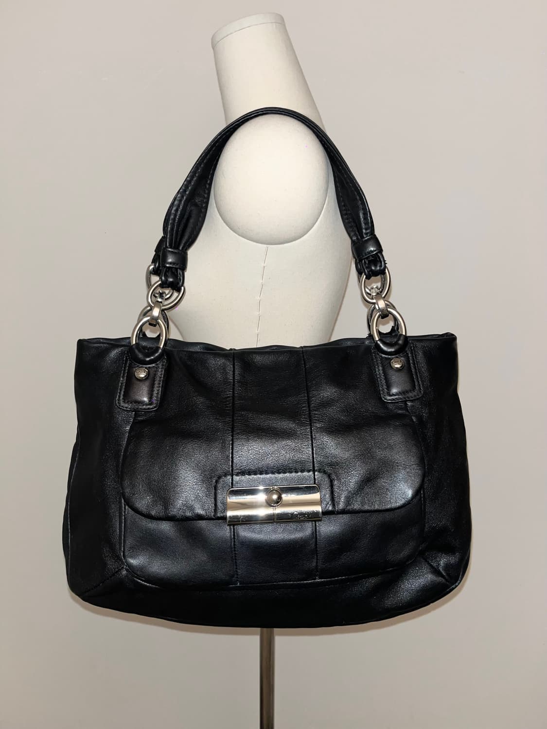 Coach allblack shoulder bag 상품이미지1