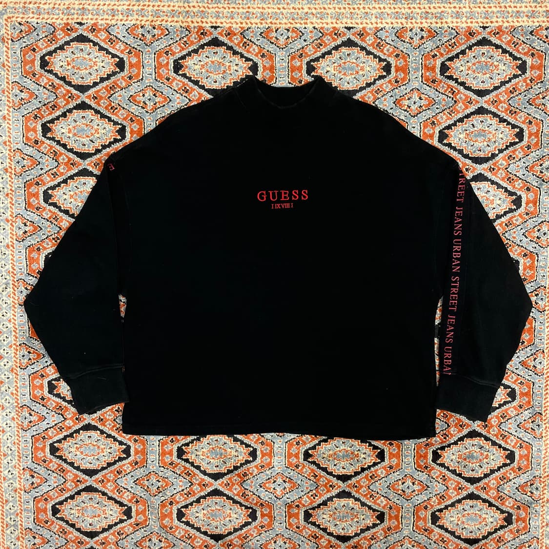 게스 스펠로고 블랙 오버핏 맨투맨 여성FREE 상품이미지1