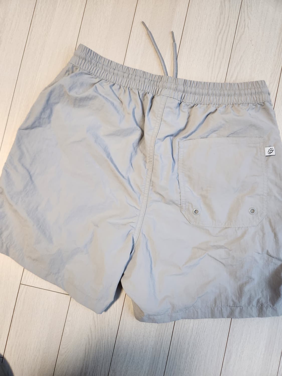 코드그라피 나일론 밴딩 반바지 사이즈m

여러 중고사이트에도 같이 판매하 상품이미지7