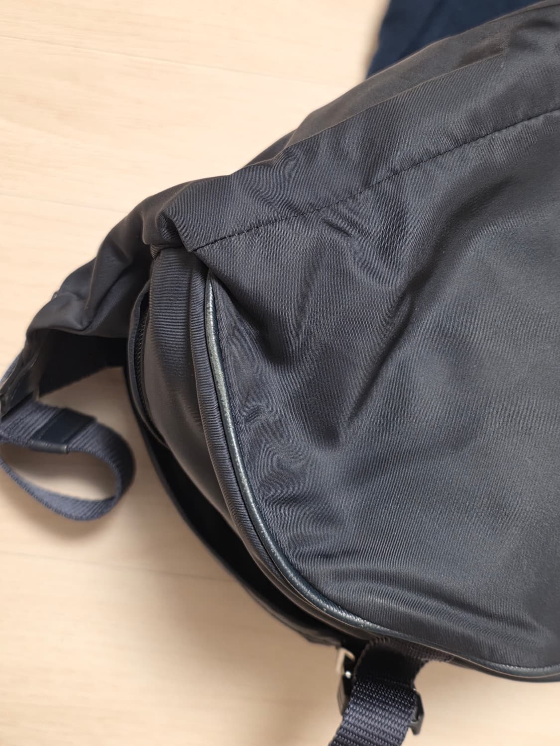 프라다 바이커 백 라지 사이즈 상품이미지6