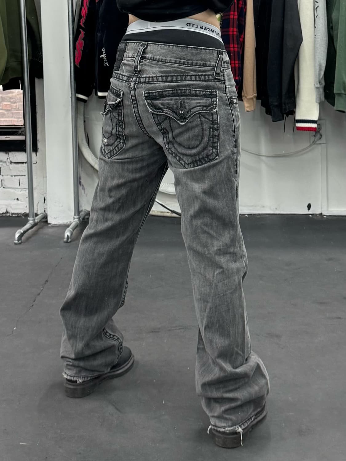 트루릴리전 빌리 슈퍼티 데님팬츠 상품이미지2