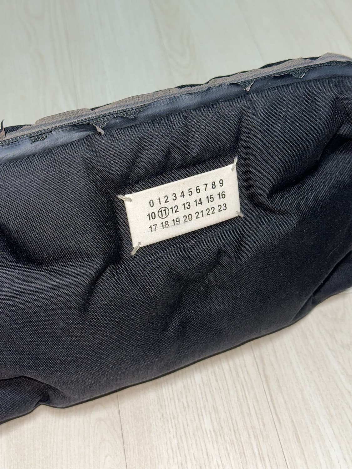 메종 마르지엘라 글램슬램 나일론 크로스 바디백 블랙 상품이미지2