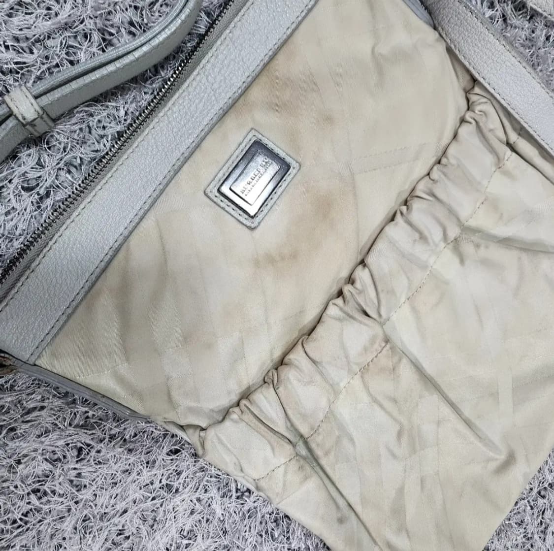 버버리 크로스백 상품이미지3