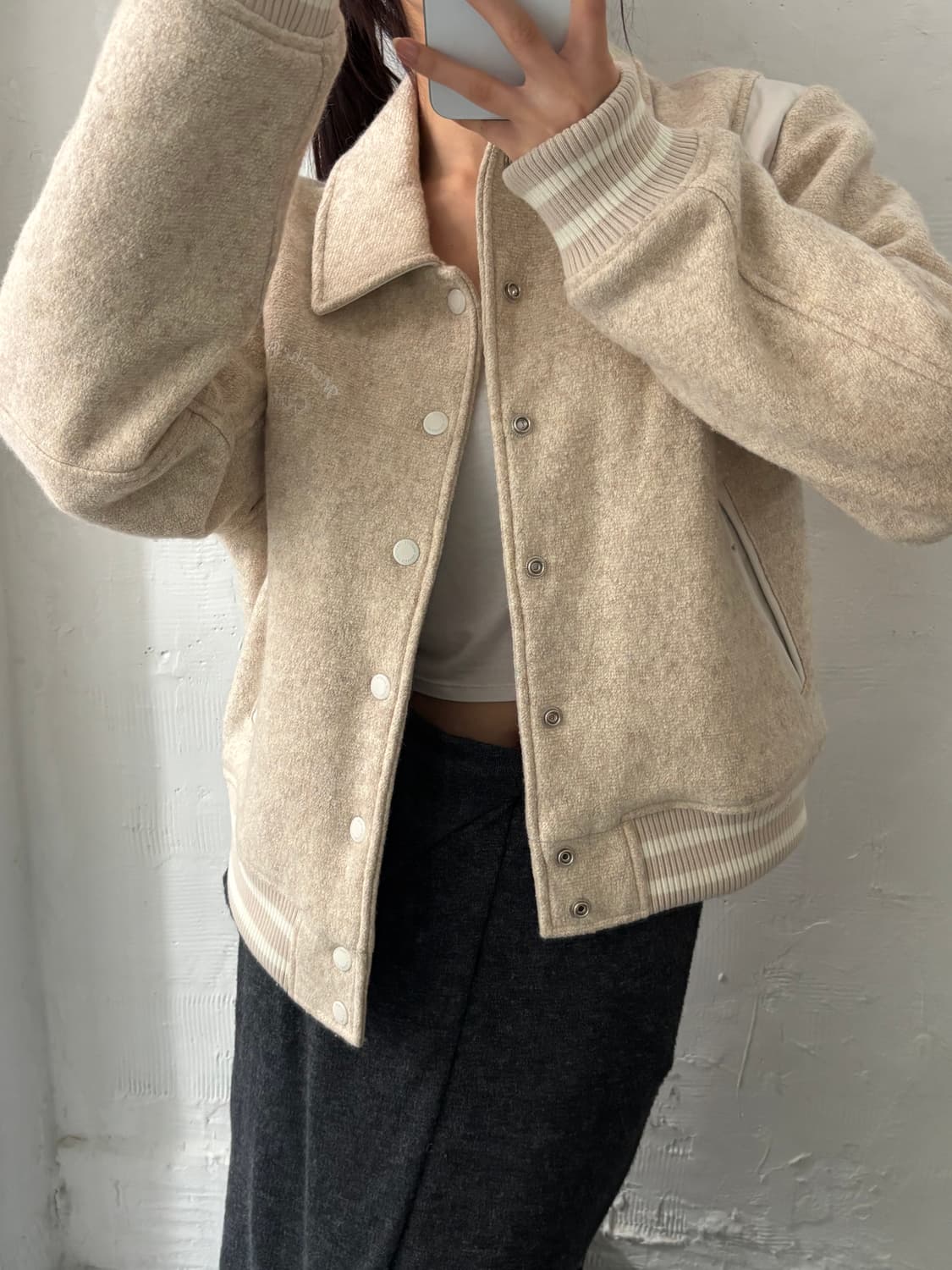 Marithé 마리떼 프랑소와 저버 아이보리 컬러 카라 바시티 자켓 상품이미지2