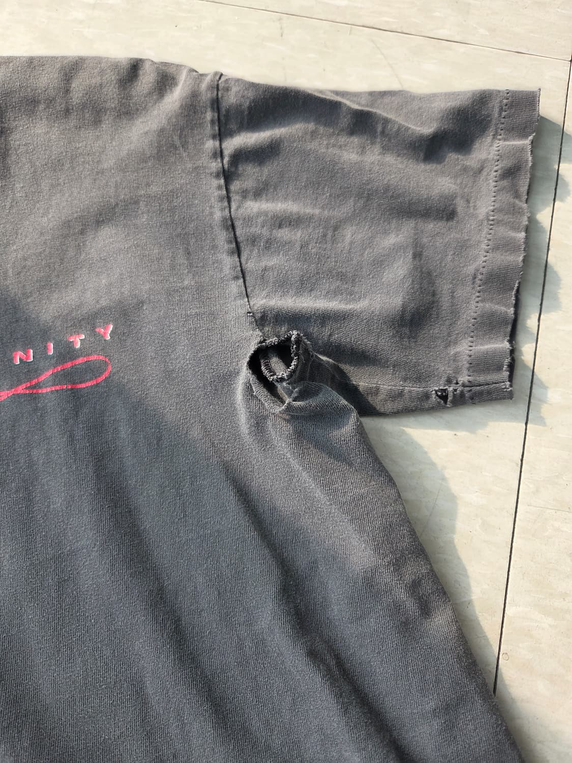 90s Infinity nebula 밴드티 상품이미지3