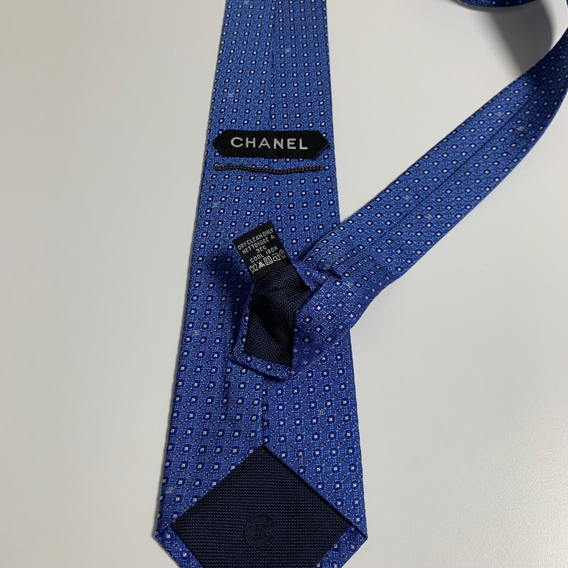 샤넬(CHANEL) 블루 패턴 실크 명품넥타이 최상급 A+ 8.5cm 상품이미지8