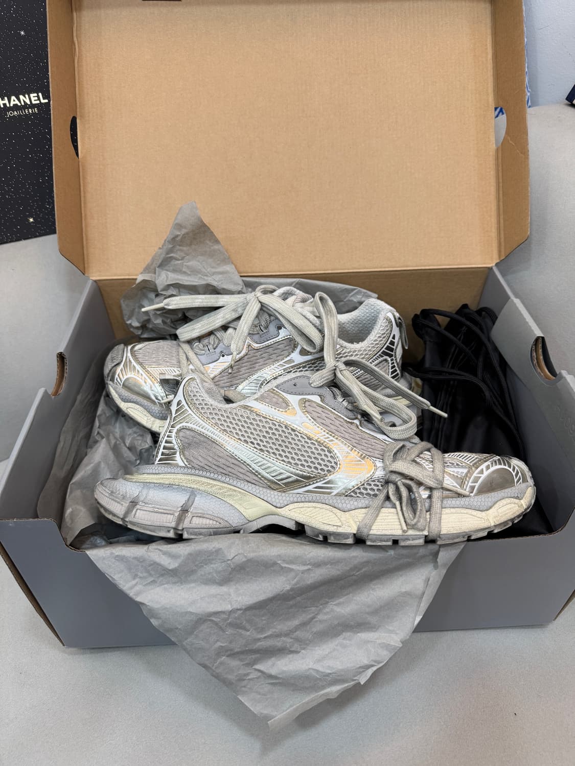 발렌시아가 3xl 에그쉘 스니커즈 41사이즈  상품이미지1