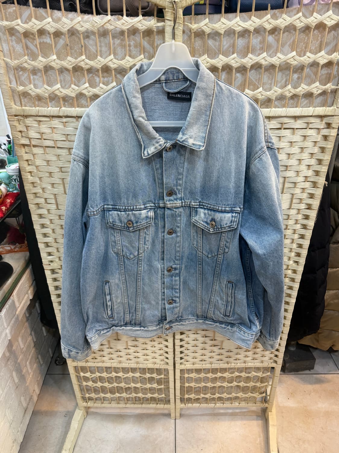 44/105 정품 발렌시아가 무지개 백로고 데님자켓 팝니다 상품이미지1