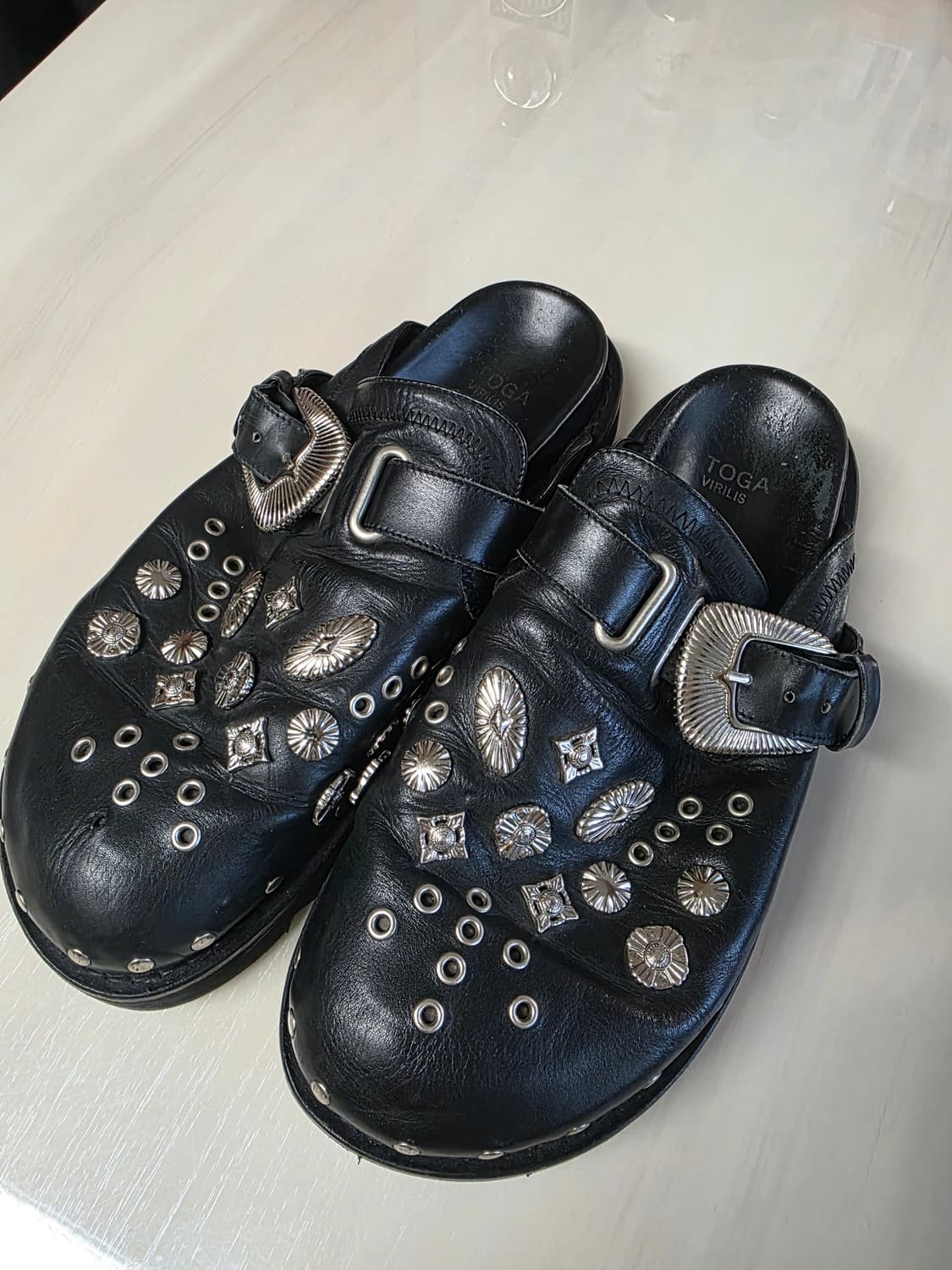 토가 비릴리스 뮬 레더 블랙 사이즈 44 상품이미지1