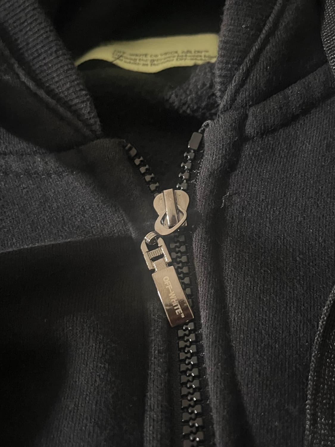 오프화이트 후드집업 블랙 카모 팝니다 상품이미지3