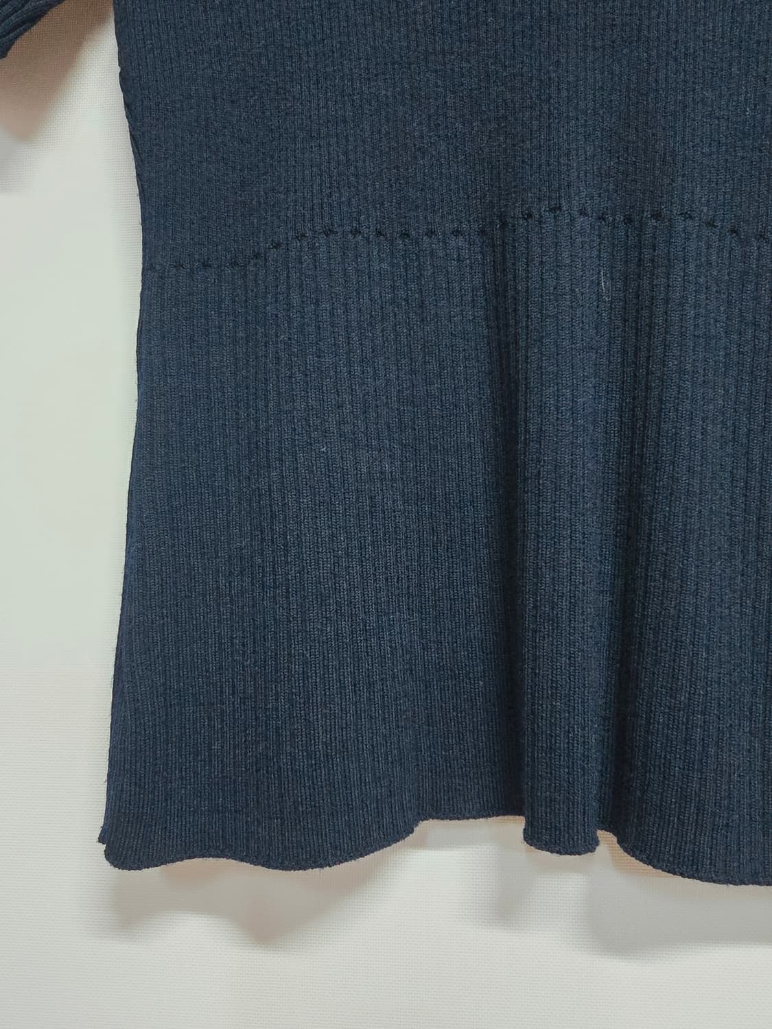 띠어리  반팔 카라 니트m 상품이미지3