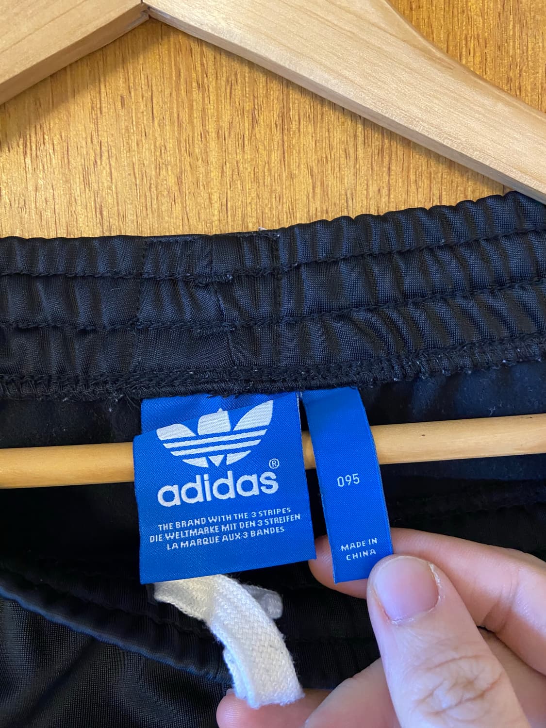 니고베어 아디다스 블랙 트랙탑 셋업 상품이미지10