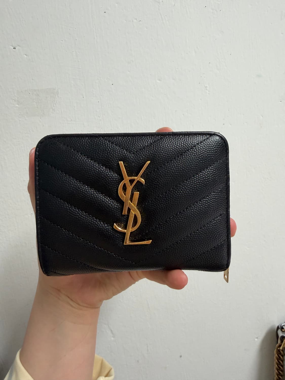 [정품] 입생로랑 컴팩트 지퍼 반지갑  상품이미지6