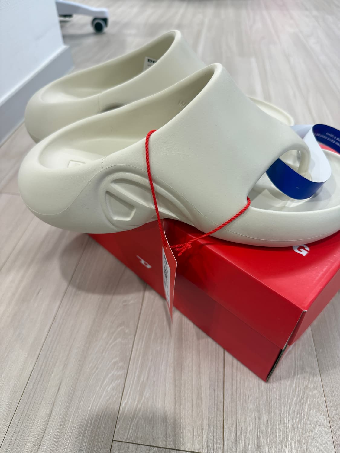 디젤 슬리퍼 아이보리 새상품 260 상품이미지4