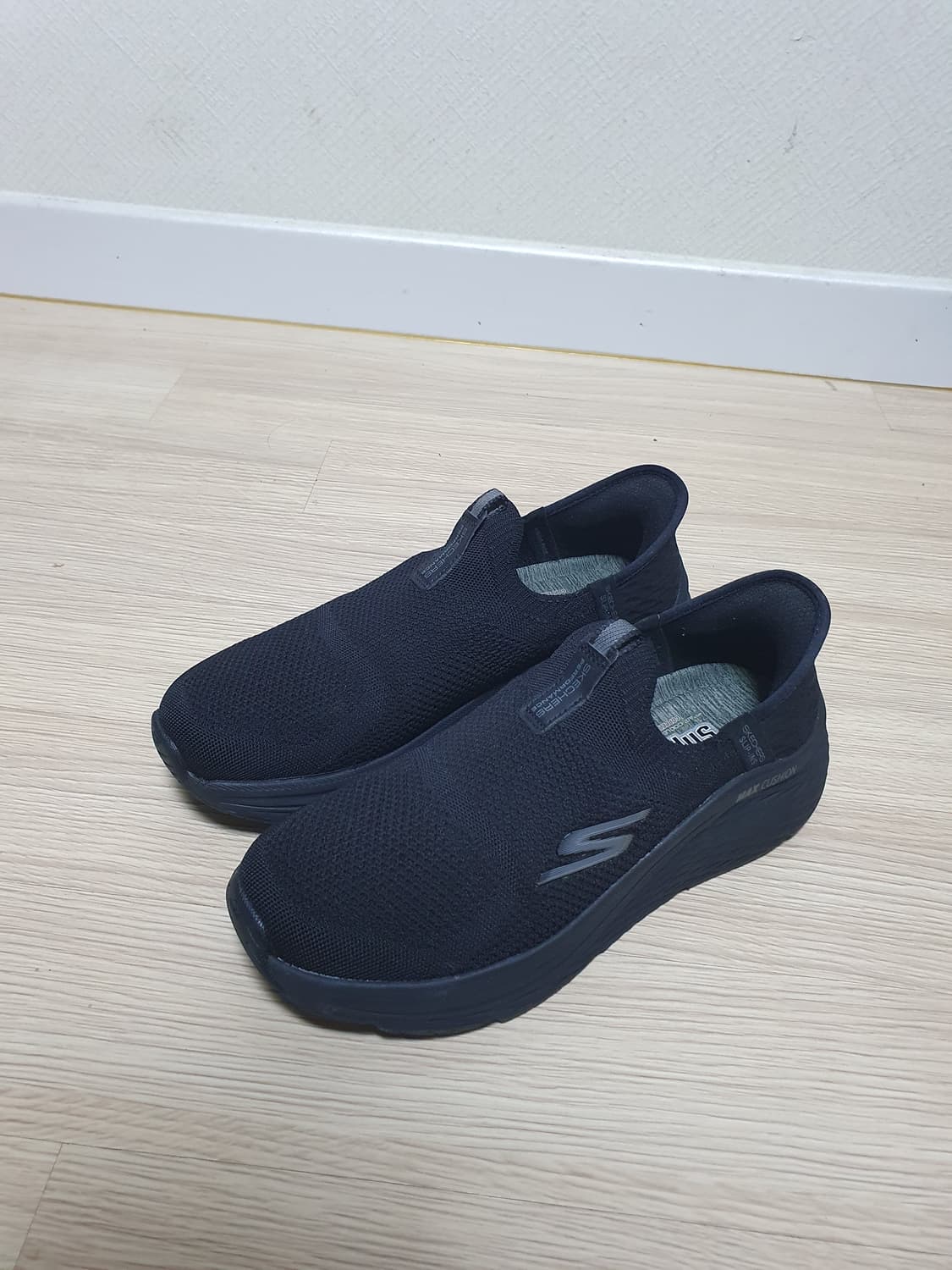 스케쳐스 맥스쿠셔닝 슬립온 245 상품이미지4