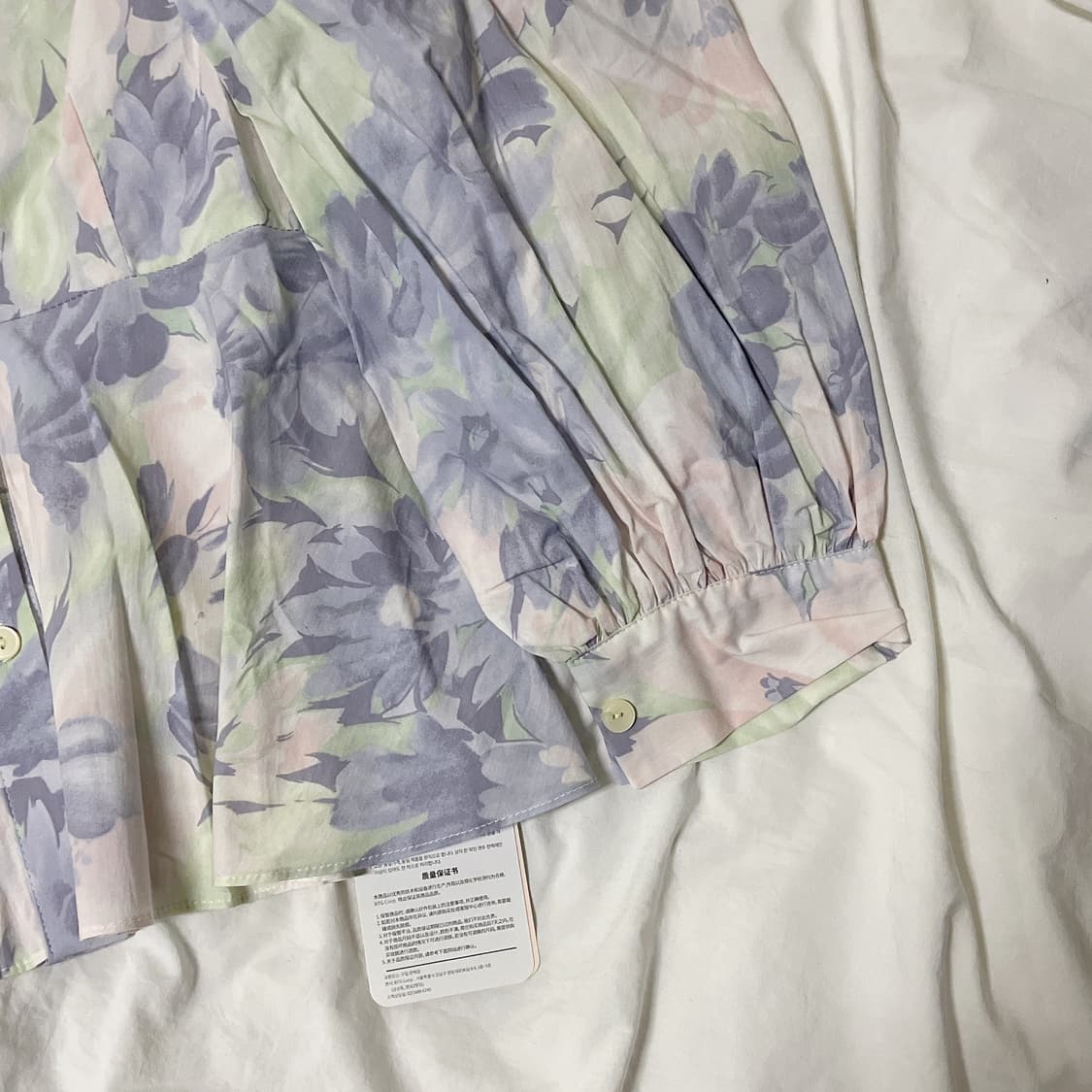 새상품 ) 임블리 파스텔플라워 수채화 블라우스 상품이미지5