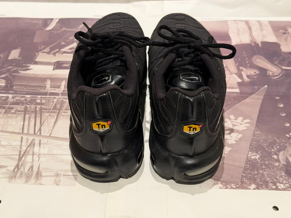 나이키 에어맥스 플러스 트리플 블랙 상품이미지2