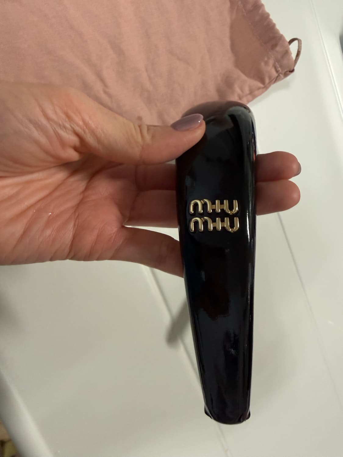 페이턴트 가죽 헤드밴드 미우미우(정품) 상품이미지1