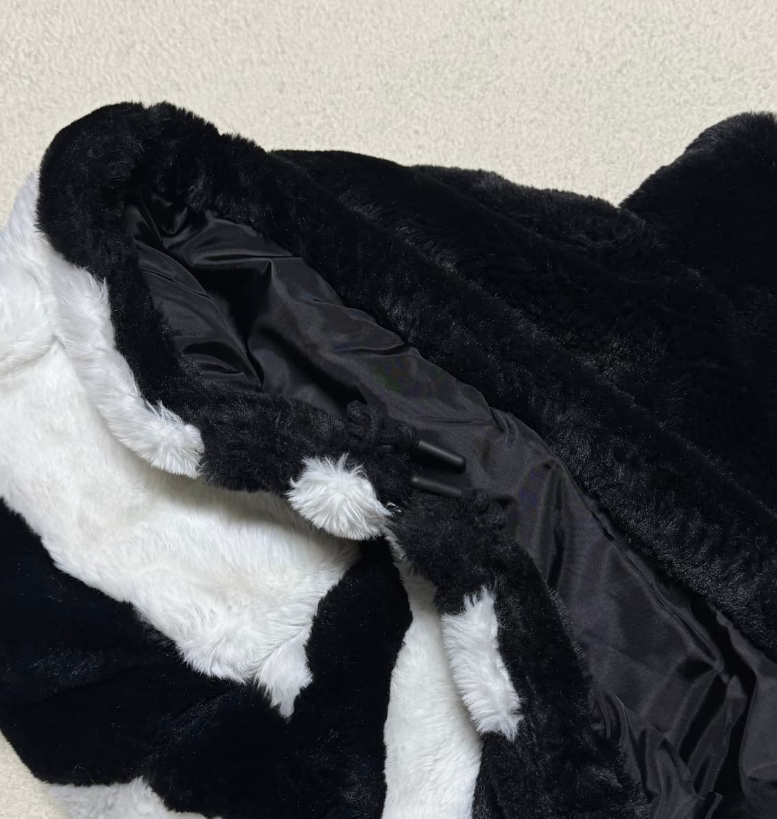 아디다스 빅 트레포일 블랙 쉐르파 퍼자켓 상품이미지8