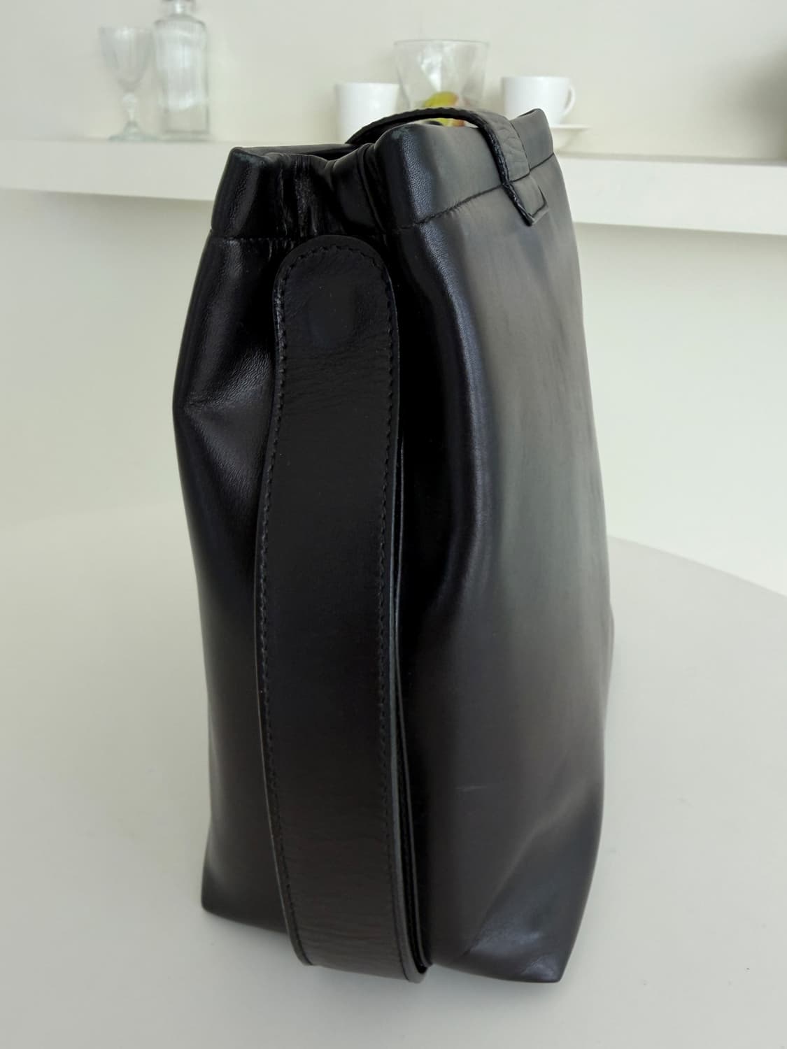 [Ferragamo] Black Leather Vara Shoulder  상품이미지10