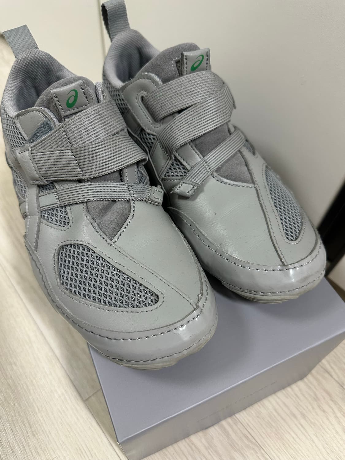 아식스 x 이세이 미야케 하이퍼 테이핑 그레이 245 상품이미지5