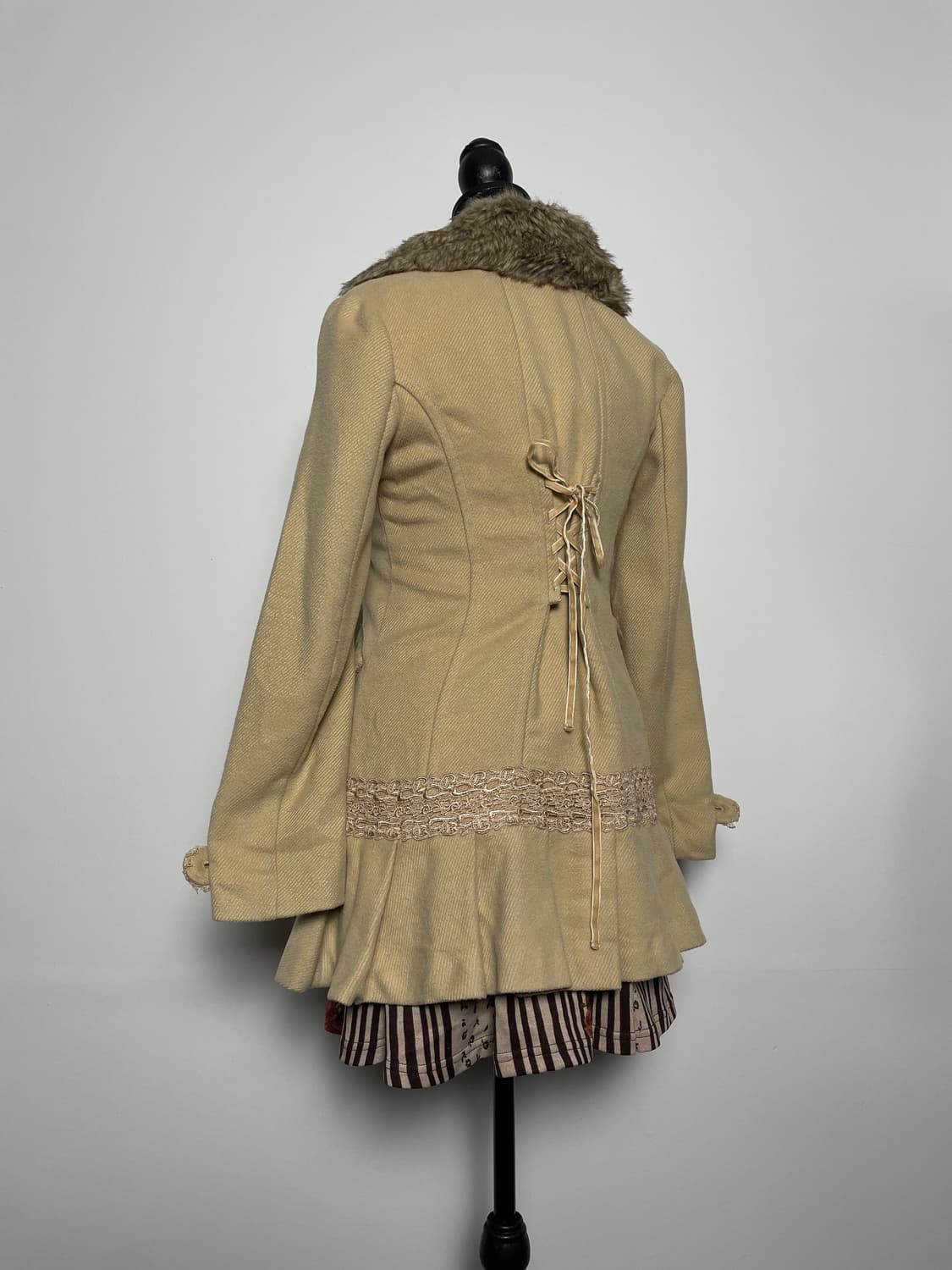 AXES FEMME 엑시즈팜 라떼 갸루 코트 상품이미지7