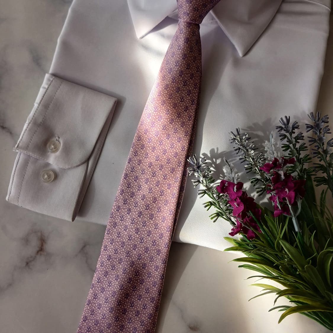 듀퐁 실크 바이올렛 로고 패턴 넥타이 8.6cm A등급 A19210
 상품이미지5