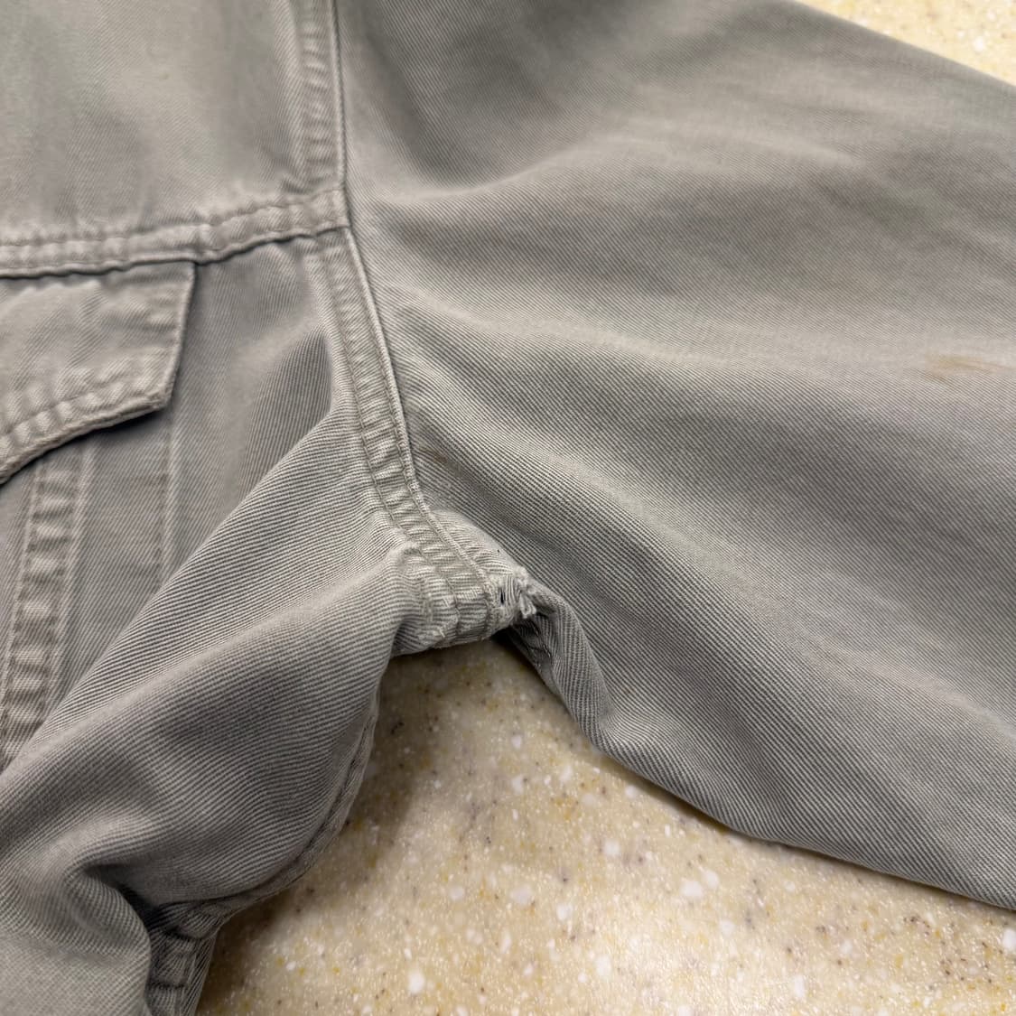 리바이스 코튼 트러커 자켓 투 포켓 디테일 레귤러핏 라이트 카키 상품이미지9