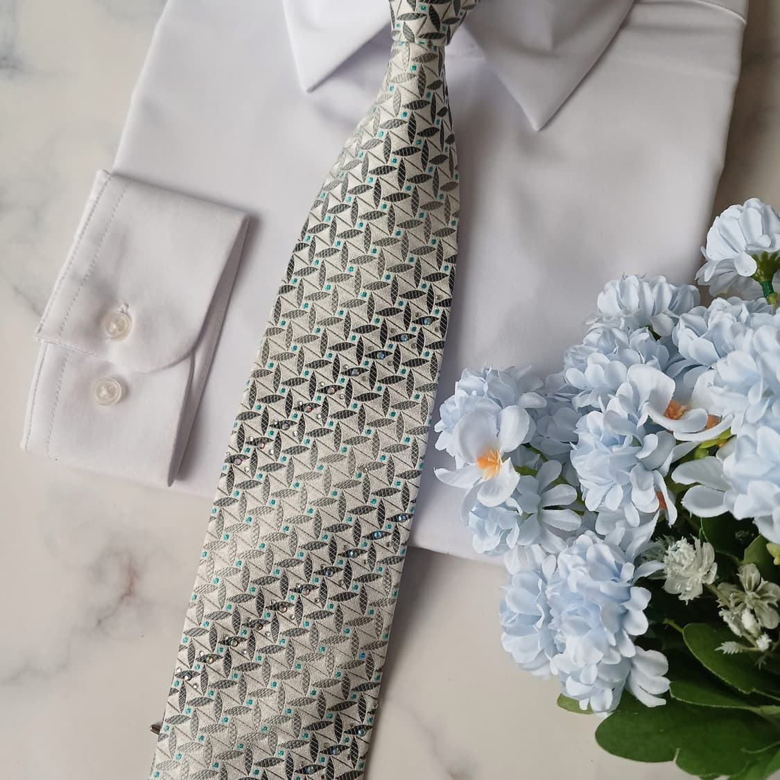 아쿠아스큐텀 실크 실버 패턴 넥타이 9.1cm 새상품 A19347
 상품이미지6