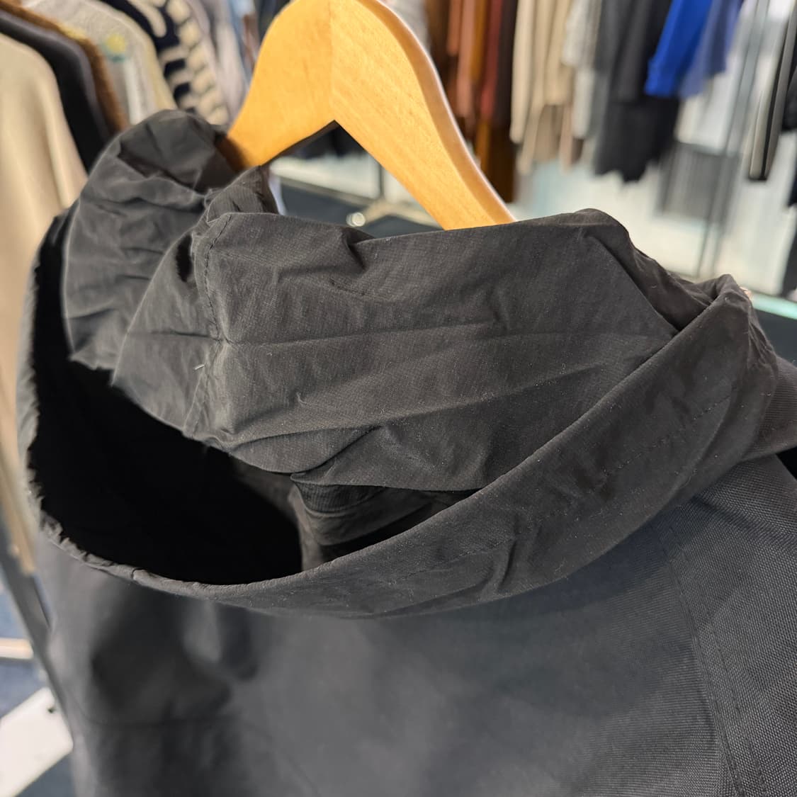 [M] 커스텀멜로우 오버핏 블랙 쉘 자켓 상품이미지6