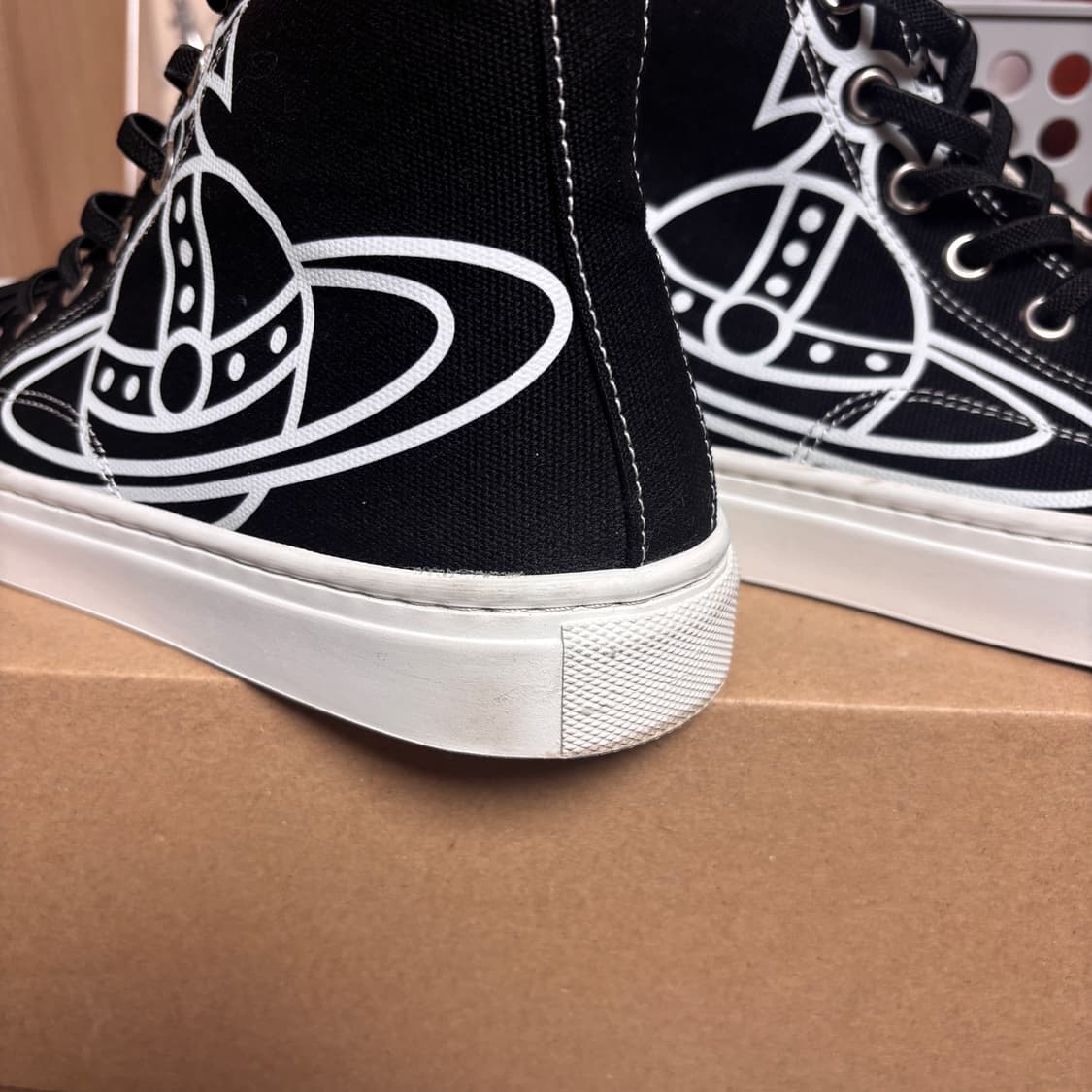 비비안웨스트우드 여성 하이탑 캔버스 스니커즈 36 230 상품이미지3