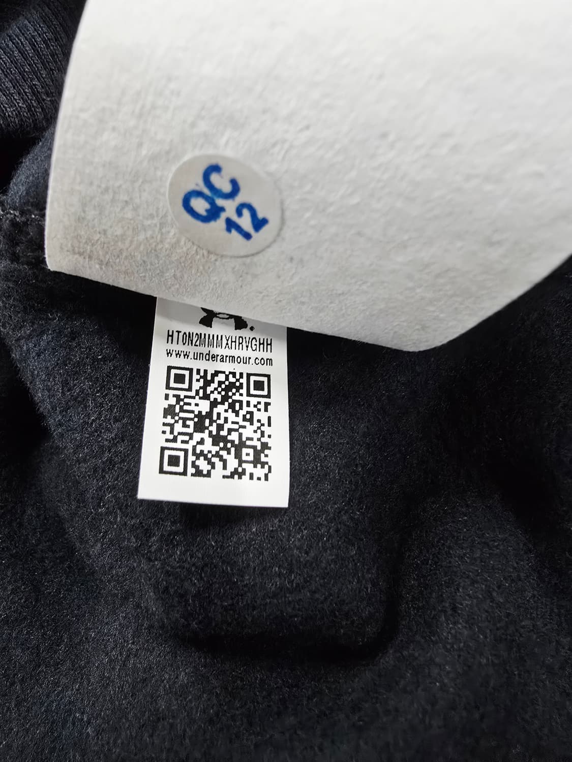 언더아머 블랙 맨투맨 기모티셔츠 상품이미지10