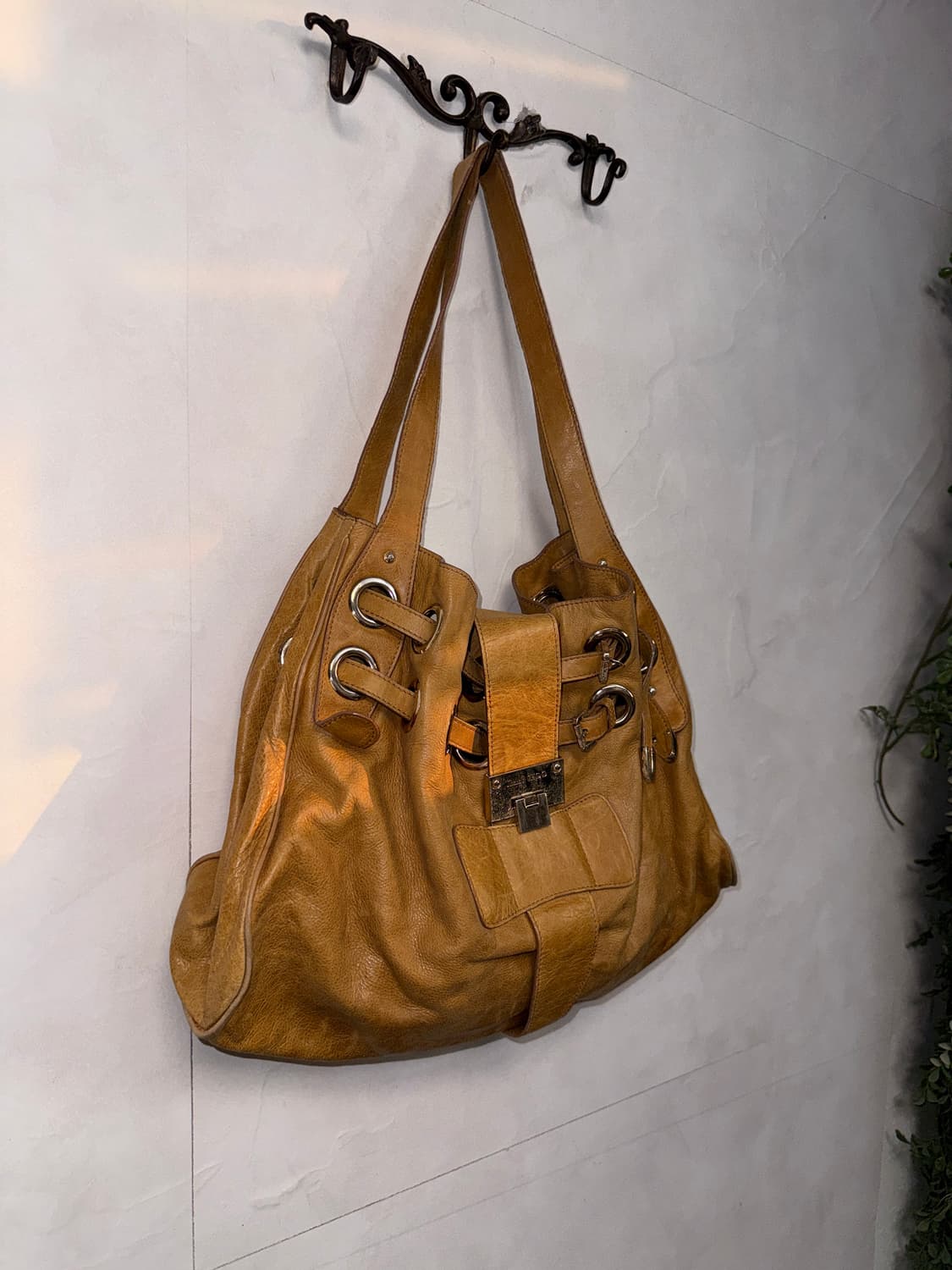 Jimmy Choo camel brown belted ring bag 상품이미지2