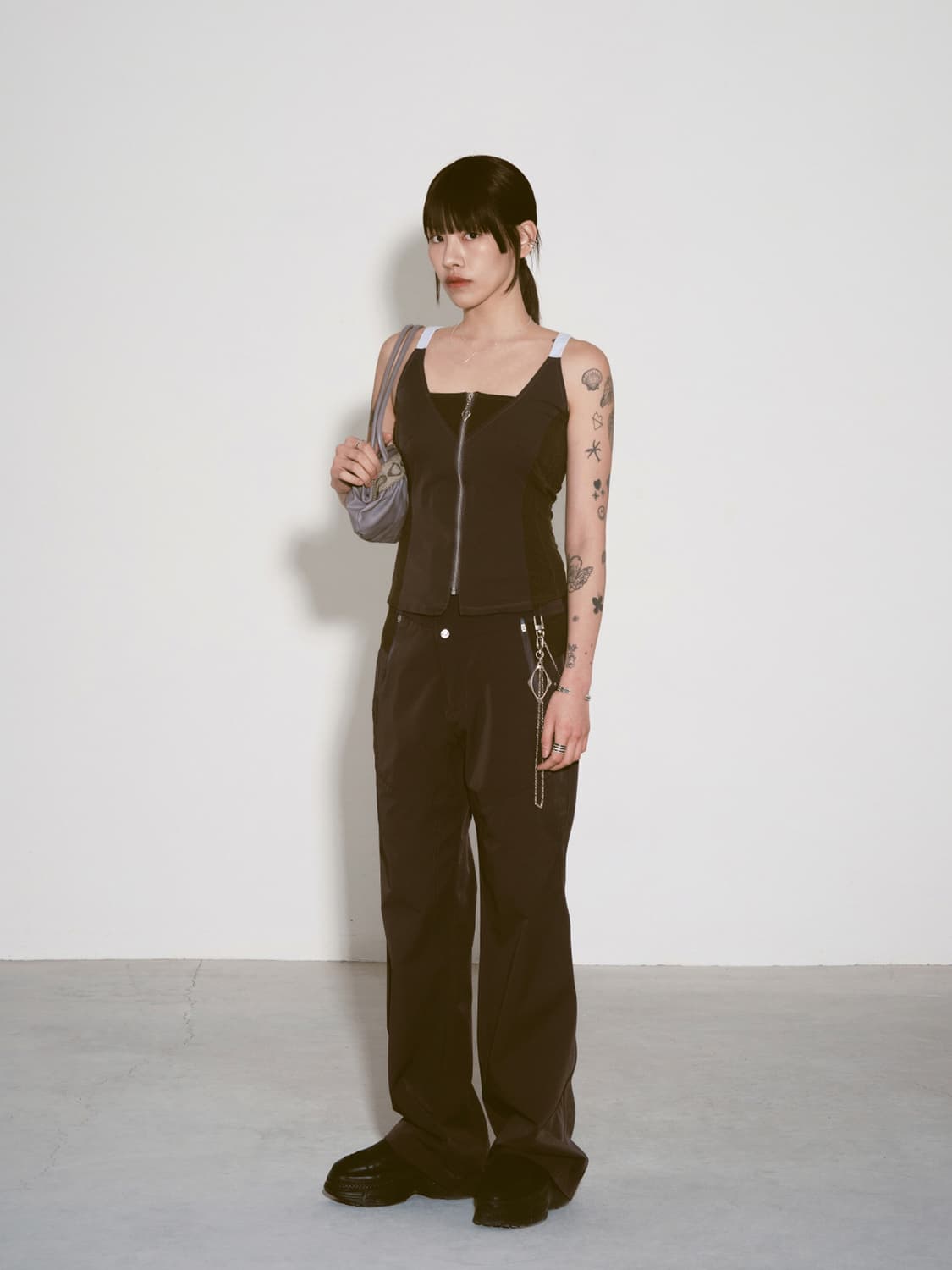 미스치프 스트랩 집업 슬리브리스 상품이미지2