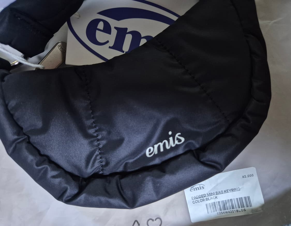 (새상품) 이미스 패디드 미니백 키링 블랙 상품이미지1