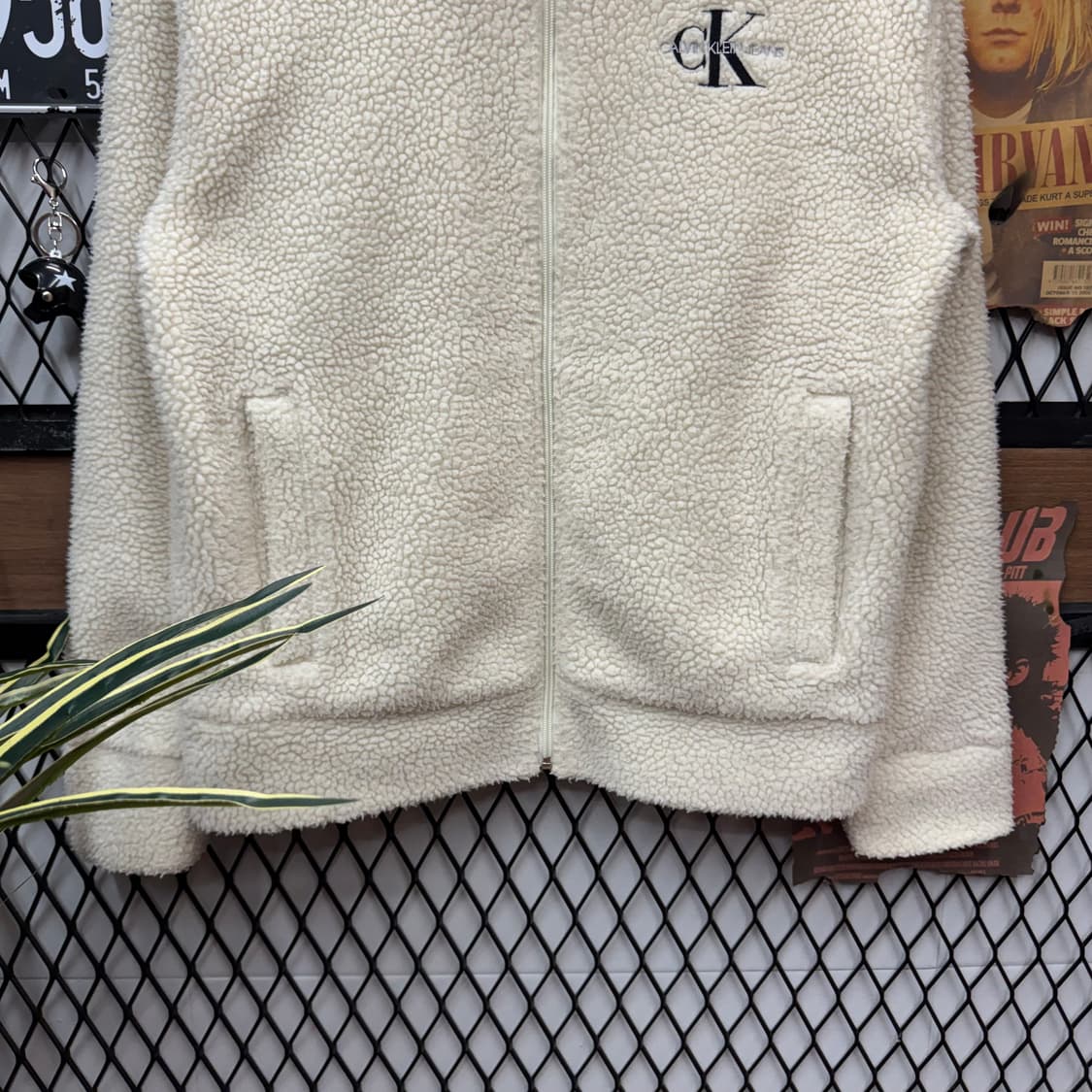 캘빈클라인 진스 뽀글이 플리스 자켓 전면 CK 로고 포인트 아이보리 상품이미지4