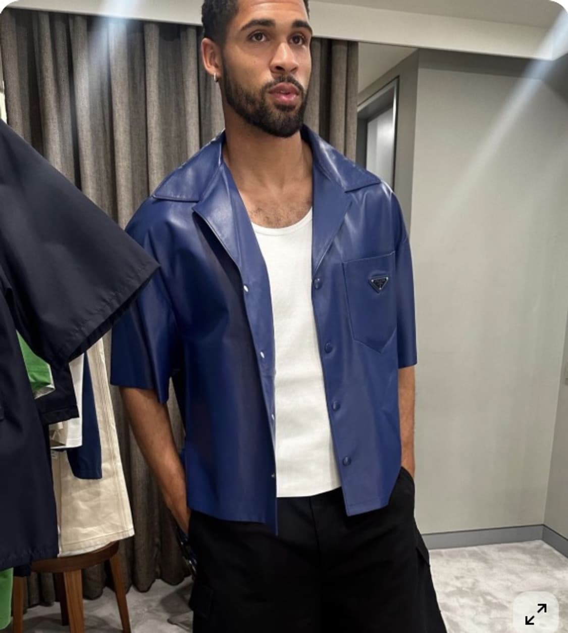 (A+/52) / 프라다 삼각로고 나파 레더 반팔 셔츠 애비에이션 블루 상품이미지8