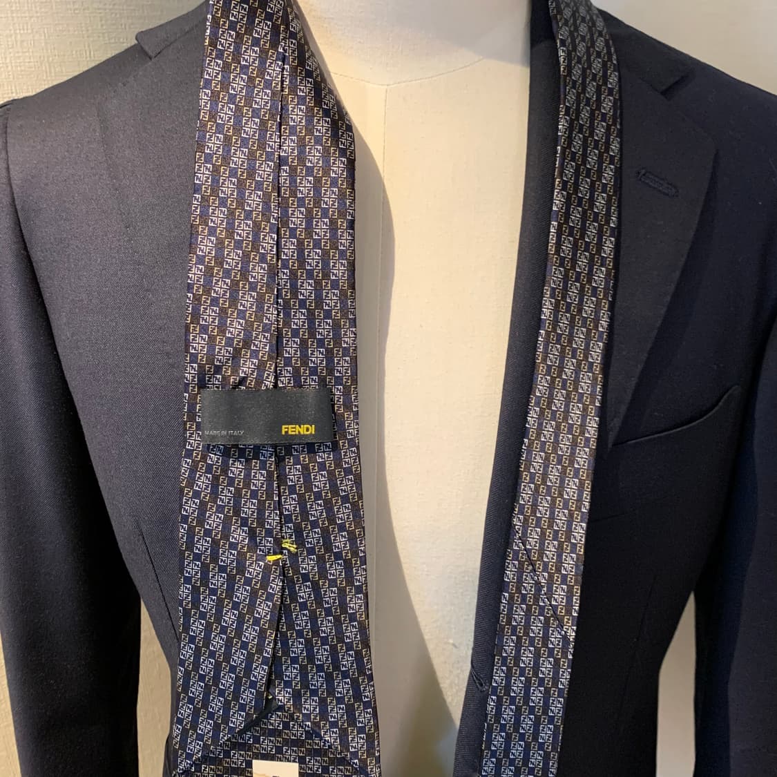 펜디(FENDI) FF모노그램 명품 신형넥타이 A등급 대검뒷면 9.4cm 상품이미지2