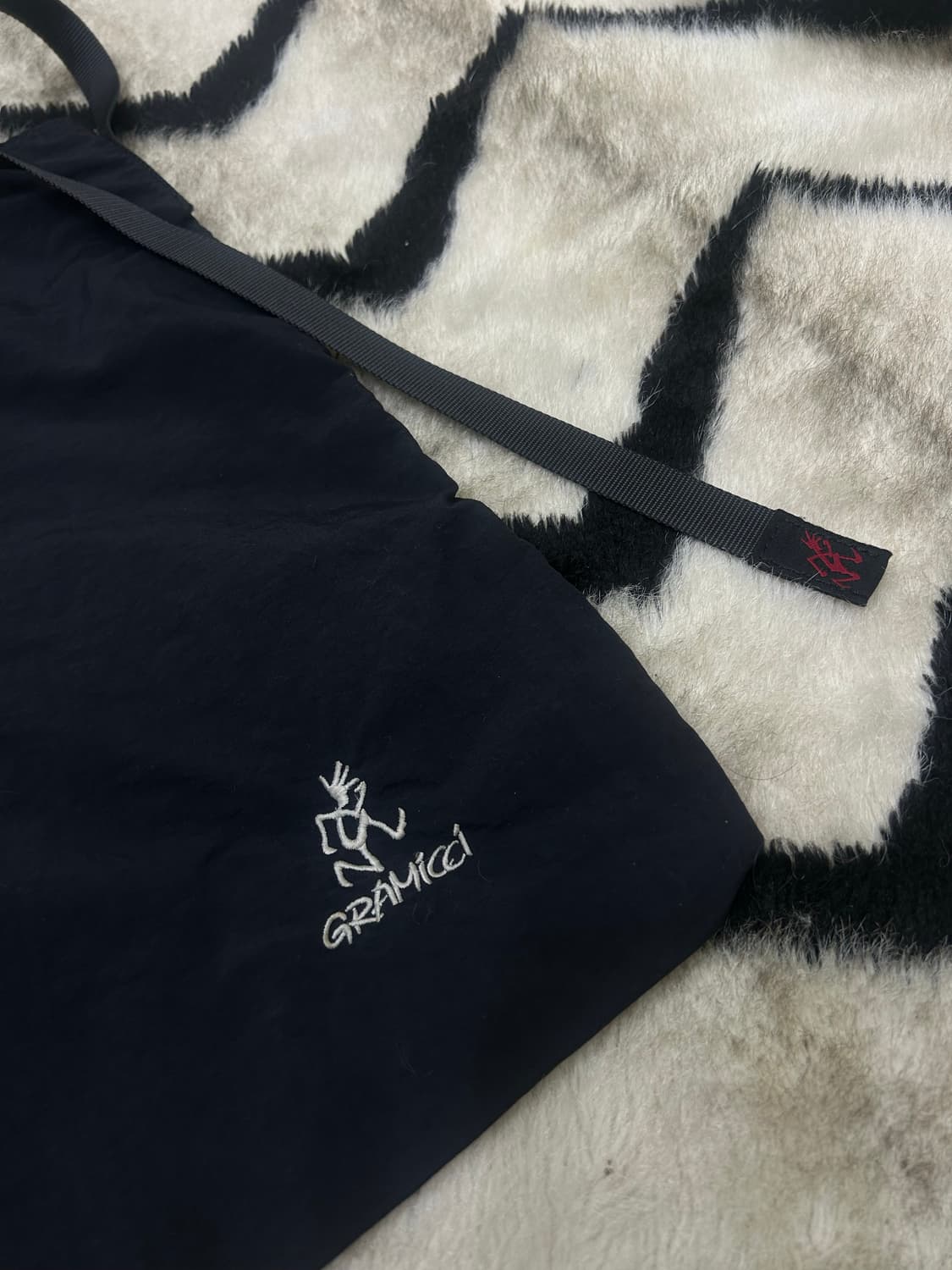 그라미치 빅 쇼퍼 크로스백/블랙 상품이미지1