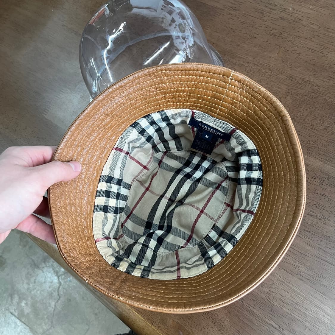 버버리 레더 버킷햇 M  상품이미지3