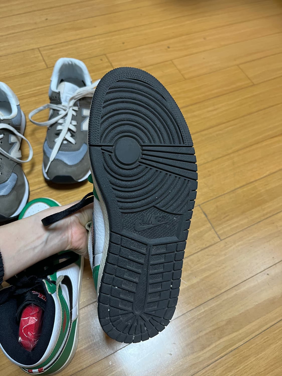 조던1 하이 럭키그린 우먼즈 245 상품이미지10