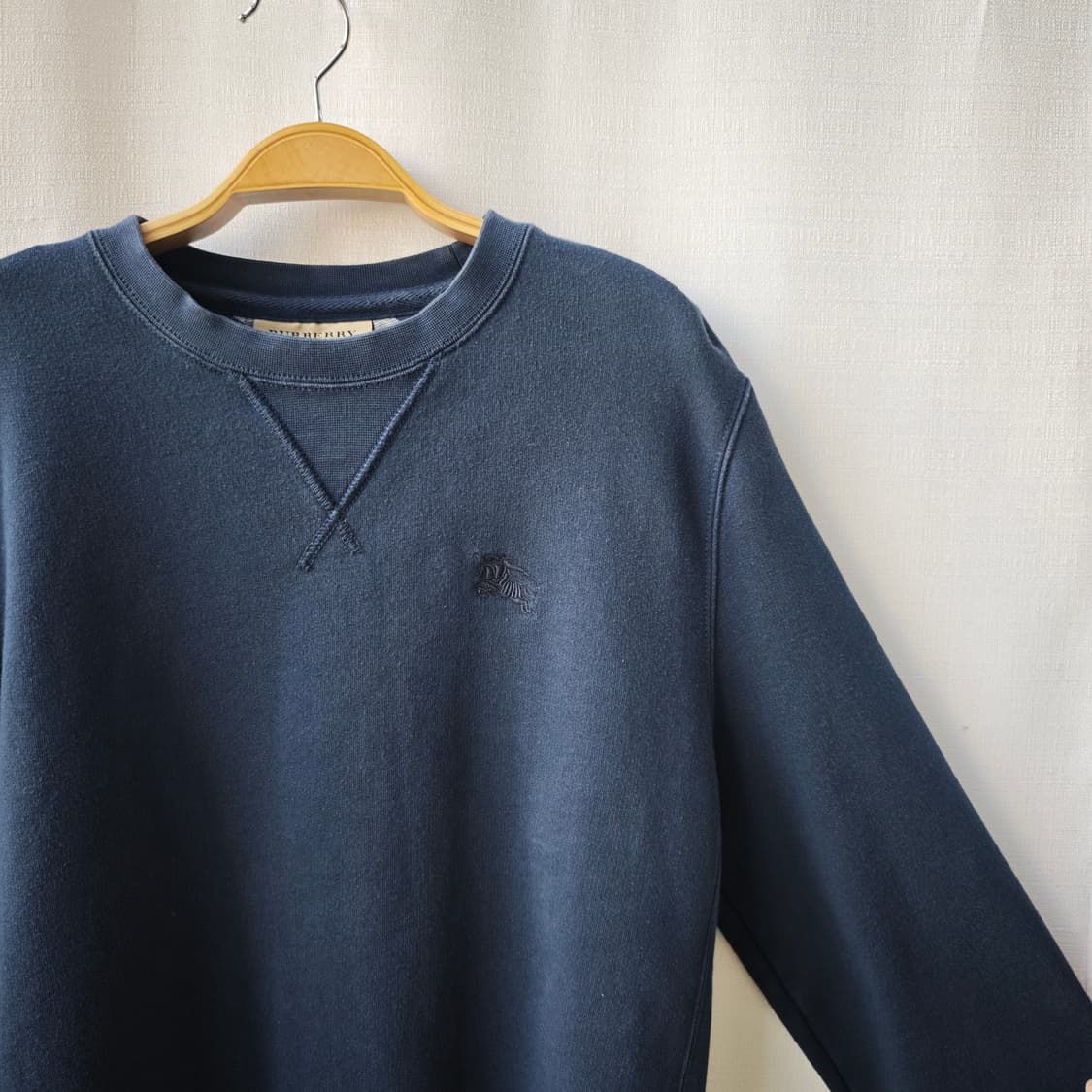 버버리 자수 로고 기모 클래식 맨투맨 네이비 M 상품이미지2