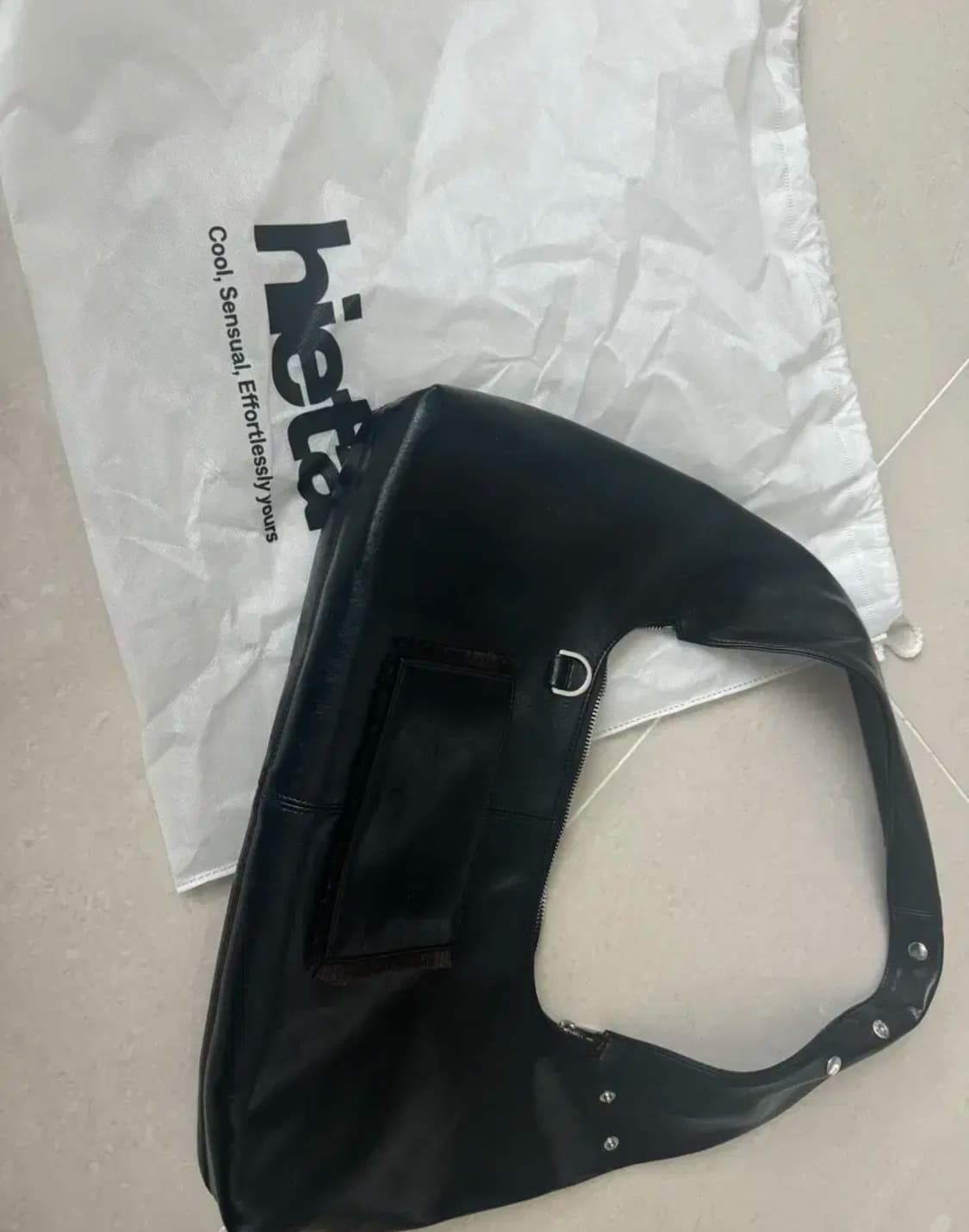 히에타 티나백 블랙 팝니다 상품이미지1