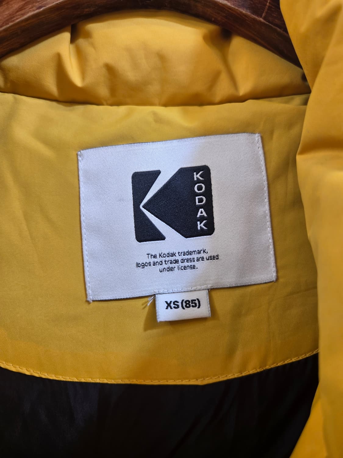 코닥 빠니보틀  옐로우 패딩 점퍼 상품이미지2