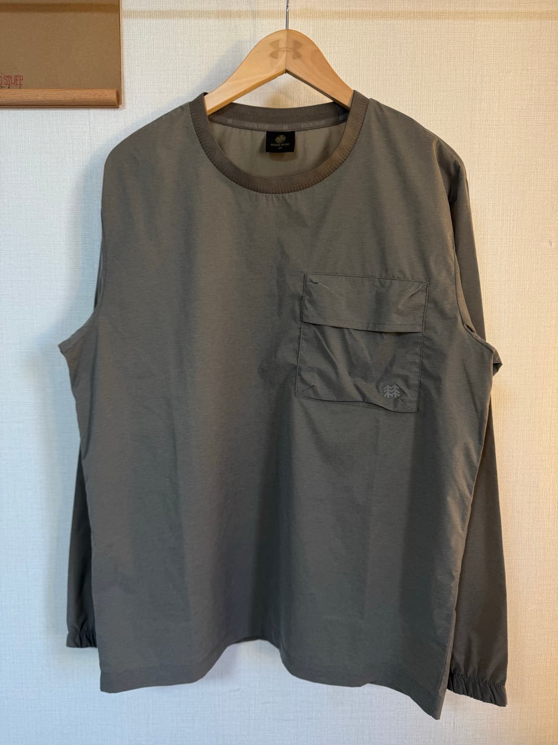 [105]코오롱스포츠 포켓 나일론 맨투맨 상품이미지1